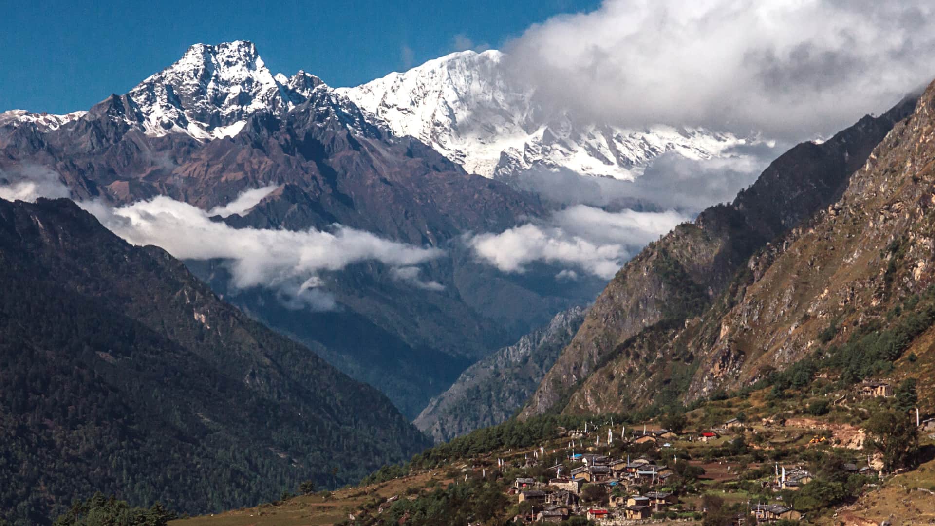 Tsum Valley Trekking